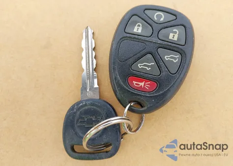 2010 Chevrolet Tahoe Ltz из США, поврежденный, VIN 1GNUKCE06AR283417